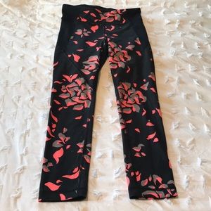 Under Armour printed cropped leggings